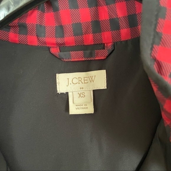 J.Crew Women’s Buffalo Check Red & Black Plaid Down Filled Excursion Vest  XS - Picture 7 of 17